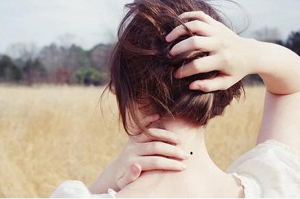 脖子后面有痣代表什么,男女脖子后面有痣圖解